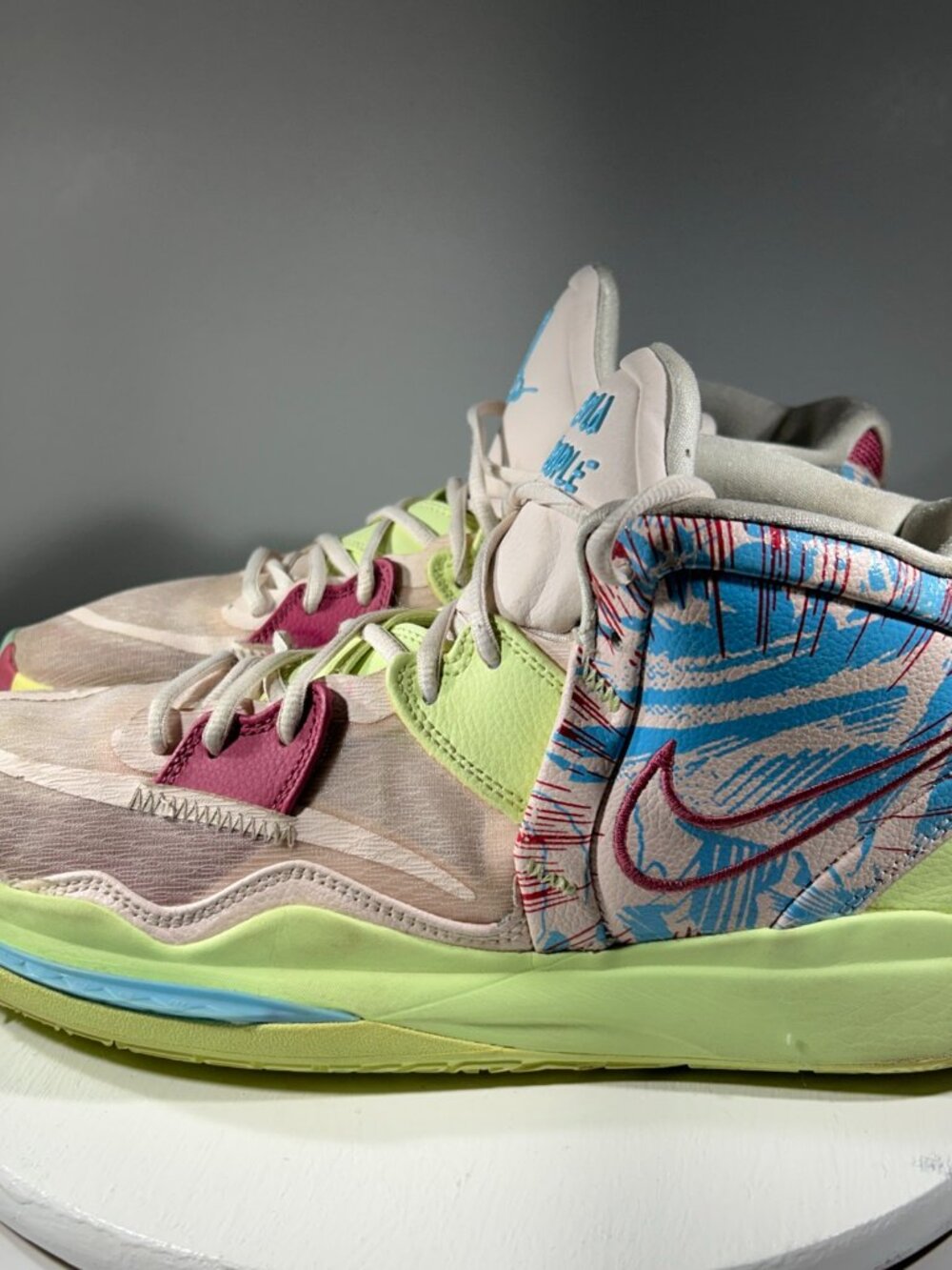 Nike Kyrie Infinity 1 World 1 People Mens Basketball Shoes Size 13 Sneakers Pink